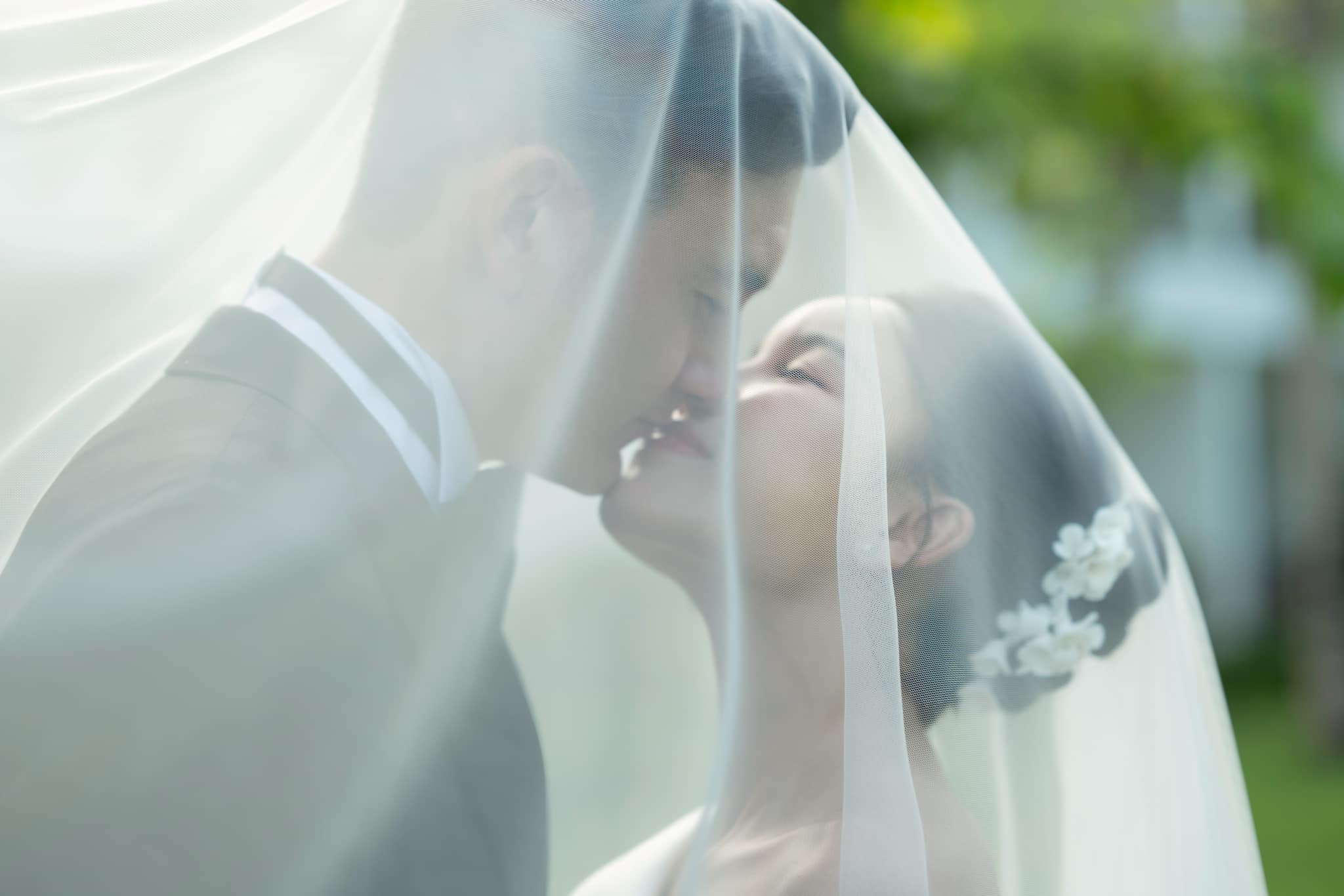 Loạt ảnh tình tứ của Văn Lâm và Yến Xuân trong tiệc cưới riêng tư 2