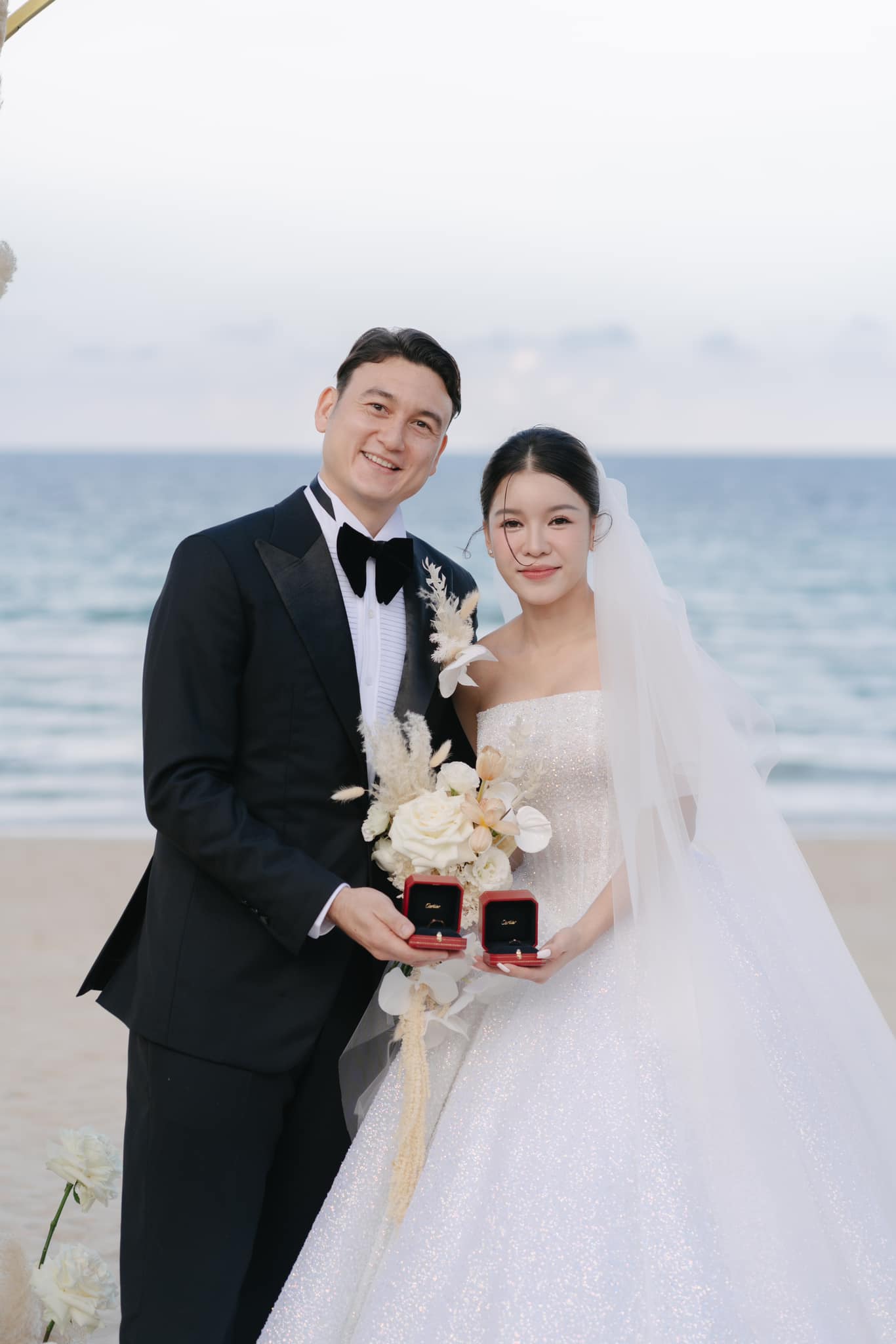 Loạt ảnh tình tứ của Văn Lâm và Yến Xuân trong tiệc cưới riêng tư 3