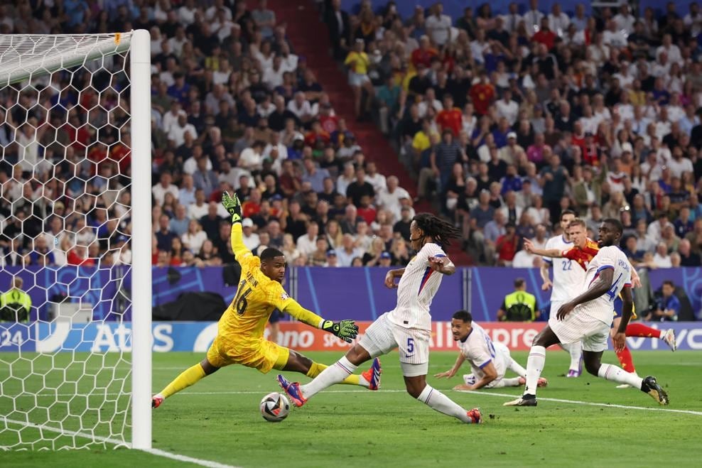 spain_v_france_semi-final_-_uefa (3)