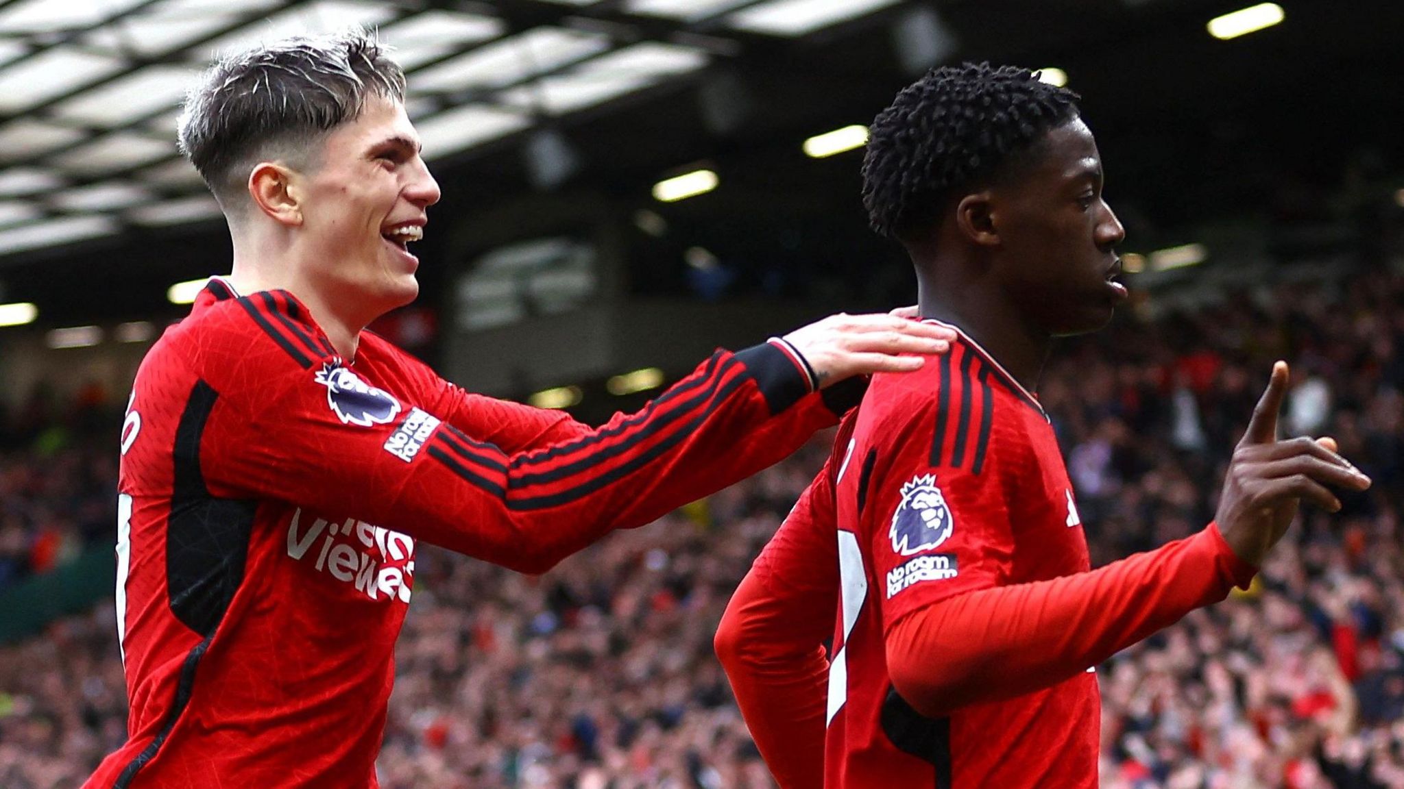 Sir Alex Ferguson ca ngợi Kobbie Mainoo và Alejandro Garnacho Sir Alex Ferguson ca ngoi Kobbie Mainoo va Alejandro Garnacho