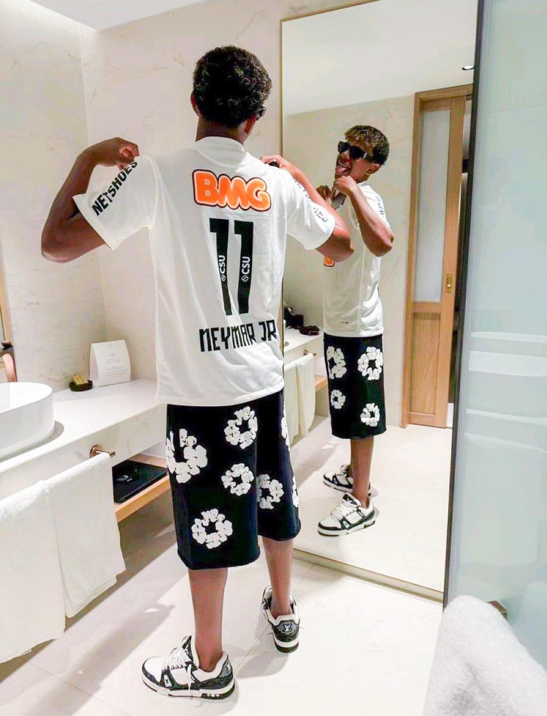 Lamine Yamal gây sốt khi tiết lộ thần tượng thực sự không phải Messi 1