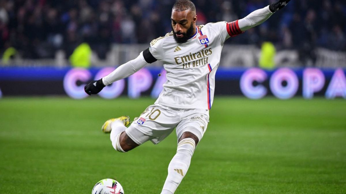 Alexandre Lacazette và cơ hội trở thành niềm tự hào nước Pháp 2 Alexandre Lacazette và cơ hội trở thành niềm tự hào nước Pháp 2