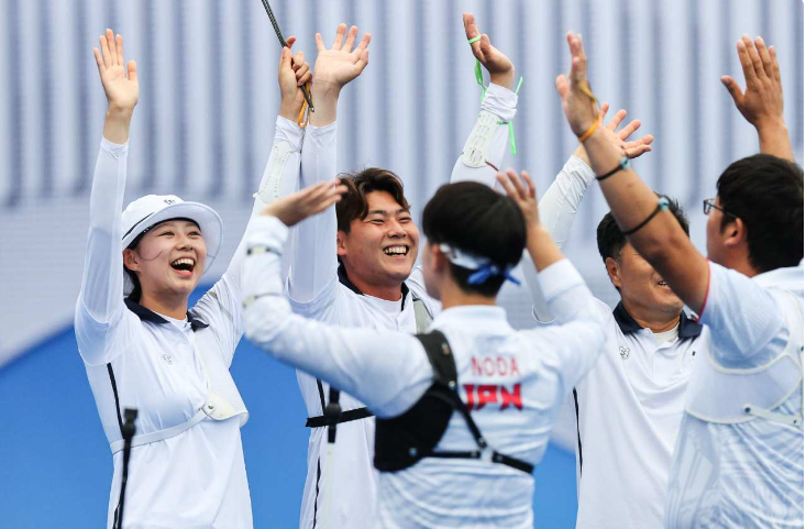 Thần thái ngút ngàn của VĐV Hàn Quốc vừa phá kỷ lục bắn cung thế giới 4