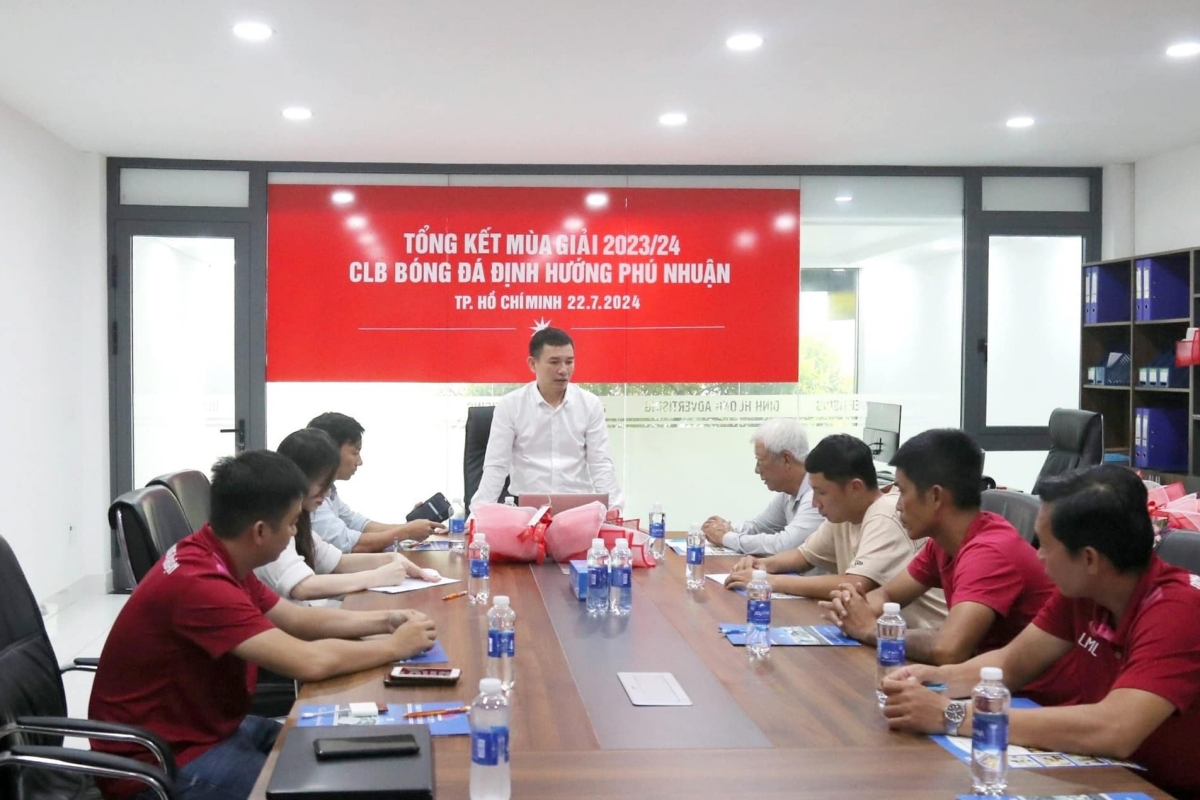 Vừa lên hạng, CLB Định Hướng Phú Nhuận bị tố nợ lương, sa thải dàn BHL, cầu th 1 Vừa lên hạng, CLB Định Hướng Phú Nhuận bị tố nợ lương, sa thải dàn BHL, cầu th 1