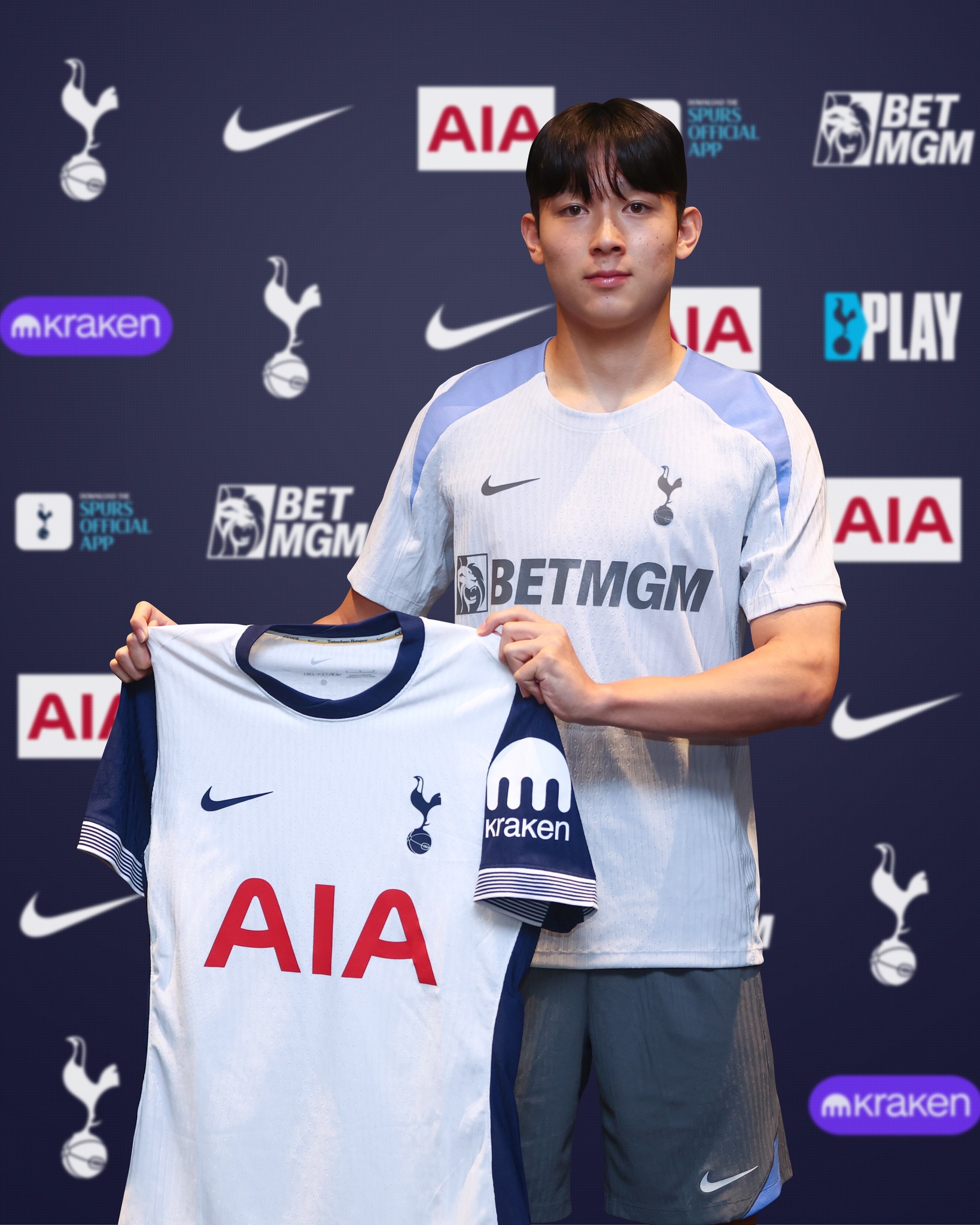 Sao mai 18 tuổi Hàn Quốc cập bến Tottenham 1
