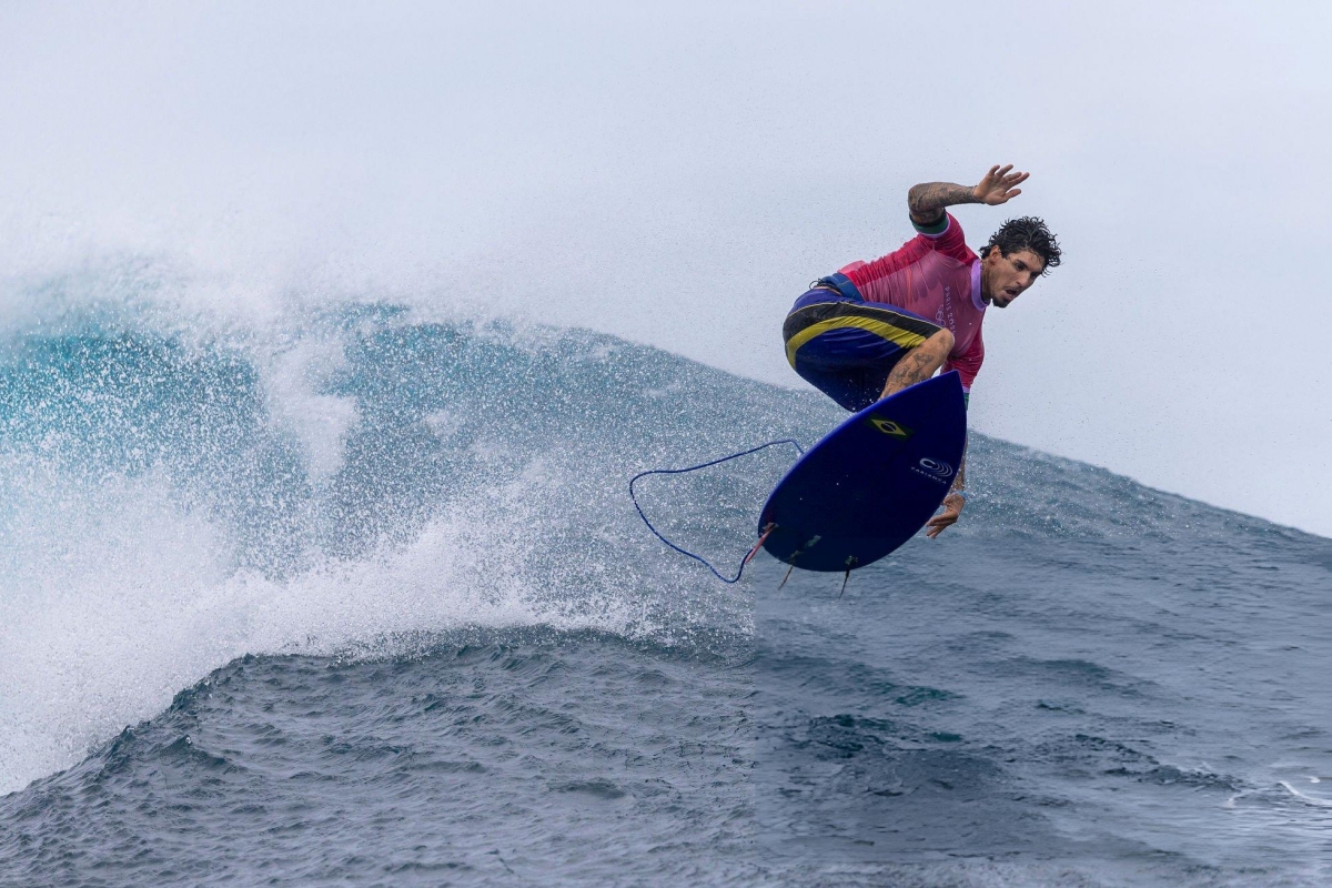 Bức ảnh khiến VĐV lướt sóng như siêu anh hùng 2 Bức ảnh khiến VĐV lướt sóng như siêu anh hùng 2