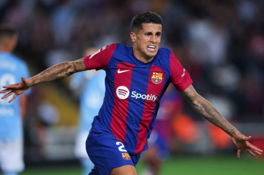Barca tái hợp Joao Cancelo 1