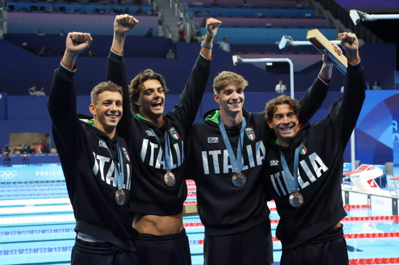 Kình ngư người Ý ẵm huy chương vàng gây sốt với diện mạo tài tử 4