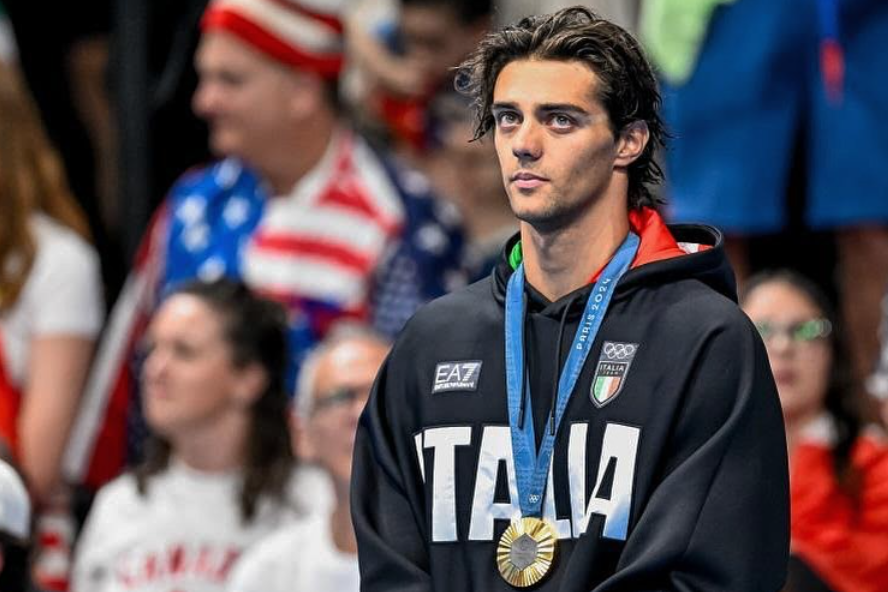 Kình ngư người Ý ẵm huy chương vàng gây sốt với diện mạo tài tử 8