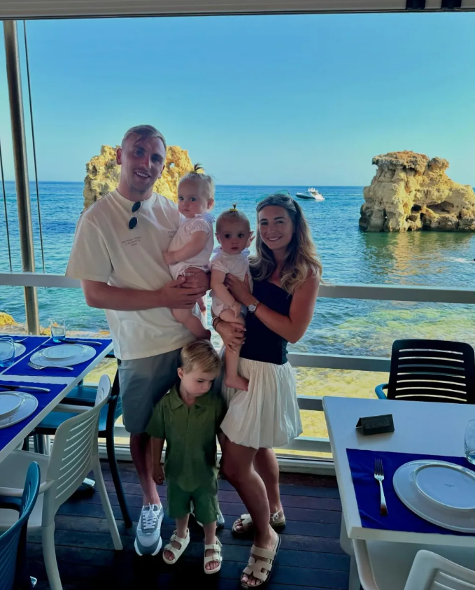 Jarrod Bowen hạnh phúc bên bạn gái xinh đẹp 4 Jarrod Bowen hạnh phúc bên bạn gái xinh đẹp 4