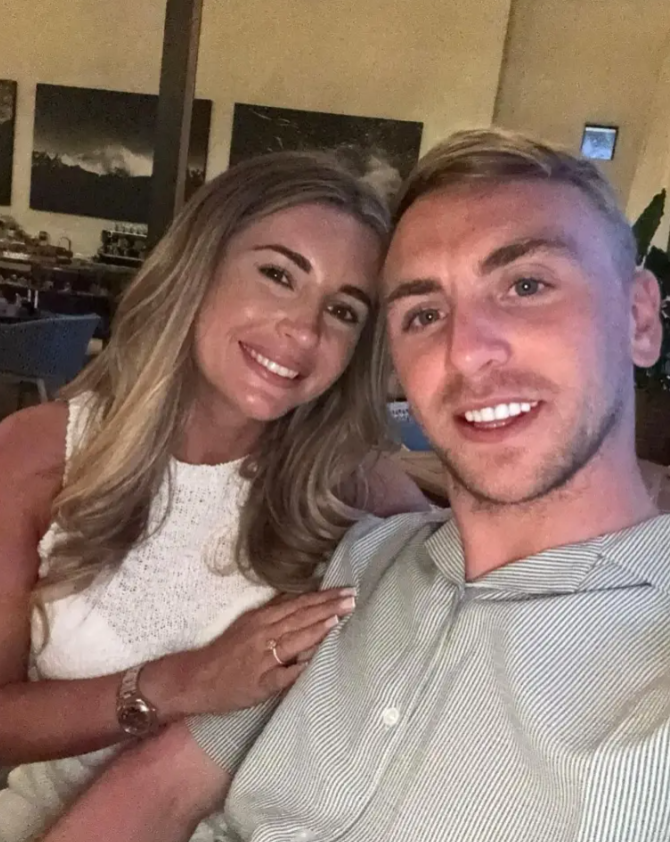 Jarrod Bowen hạnh phúc bên bạn gái xinh đẹp 1 Jarrod Bowen hạnh phúc bên bạn gái xinh đẹp 1