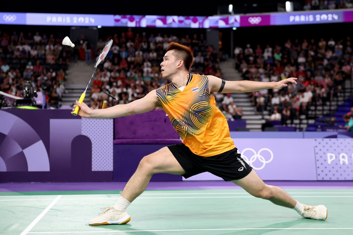 Kunlavut Vitidsarn nhận thưởng lớn với tấm HCB Cầu lông Olympic Kunlavut Vitidsarn nhan thuong lon voi tam HCB Cau long Olympic