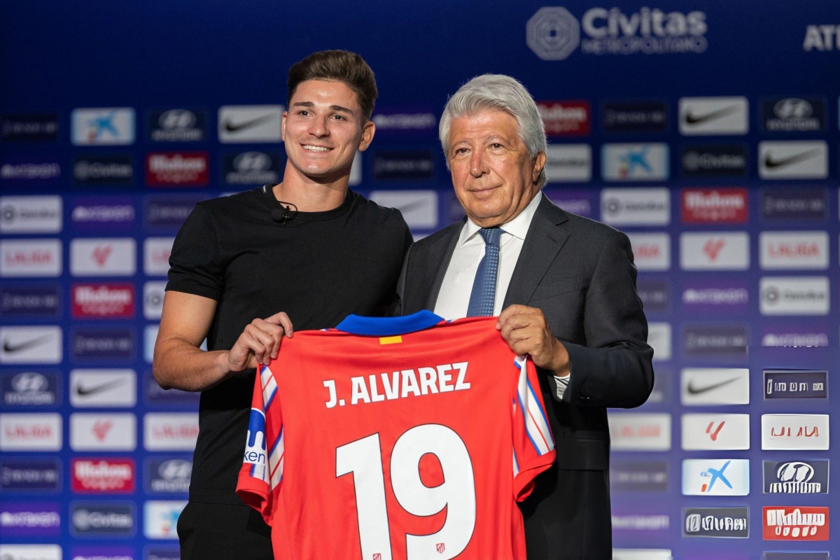 Julian Alvarez chia sẻ lý do rời Man City, chọn Atletico