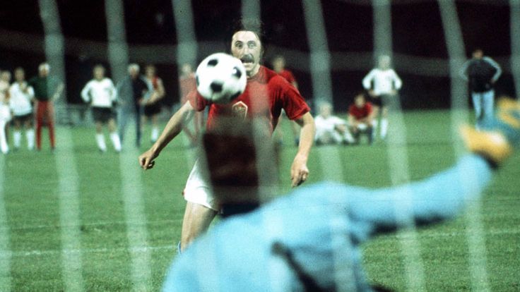 Đá Panenka là gì Những điều cần biết về cách đá Panenka trong môn bóng đá 1