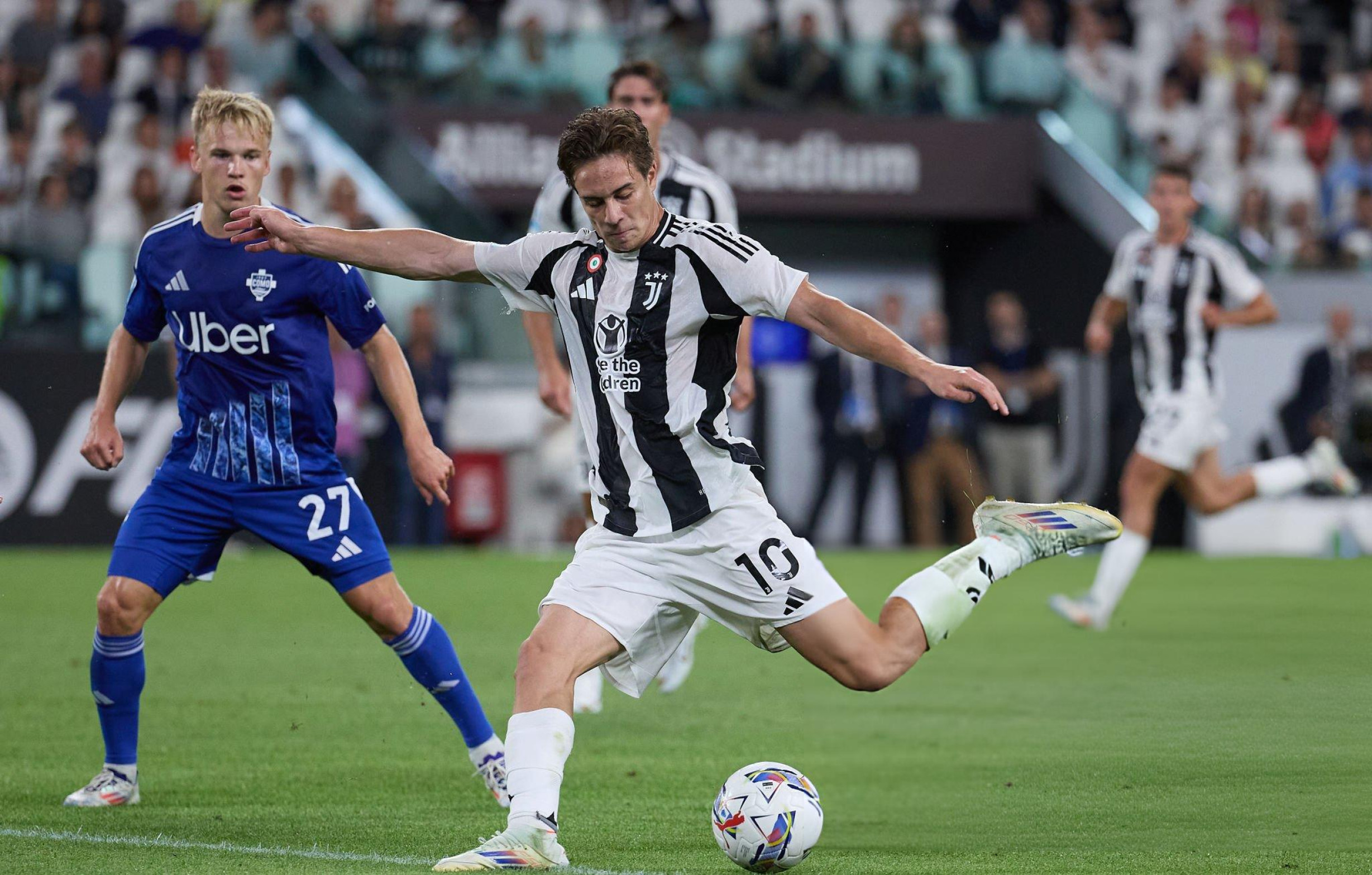 Kenan Yildiz Số 10 mới của thành Turin 2