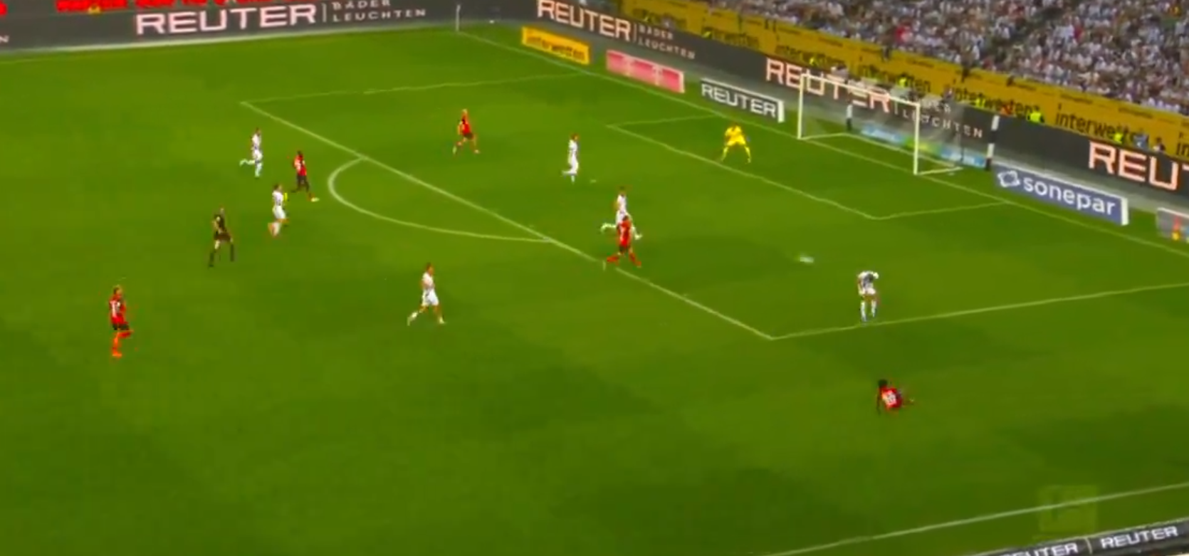 Chiêm ngưỡng siêu phẩm sút xa thành bàn của Granit Xhaka 3 Chiêm ngưỡng siêu phẩm sút xa thành bàn của Granit Xhaka 3