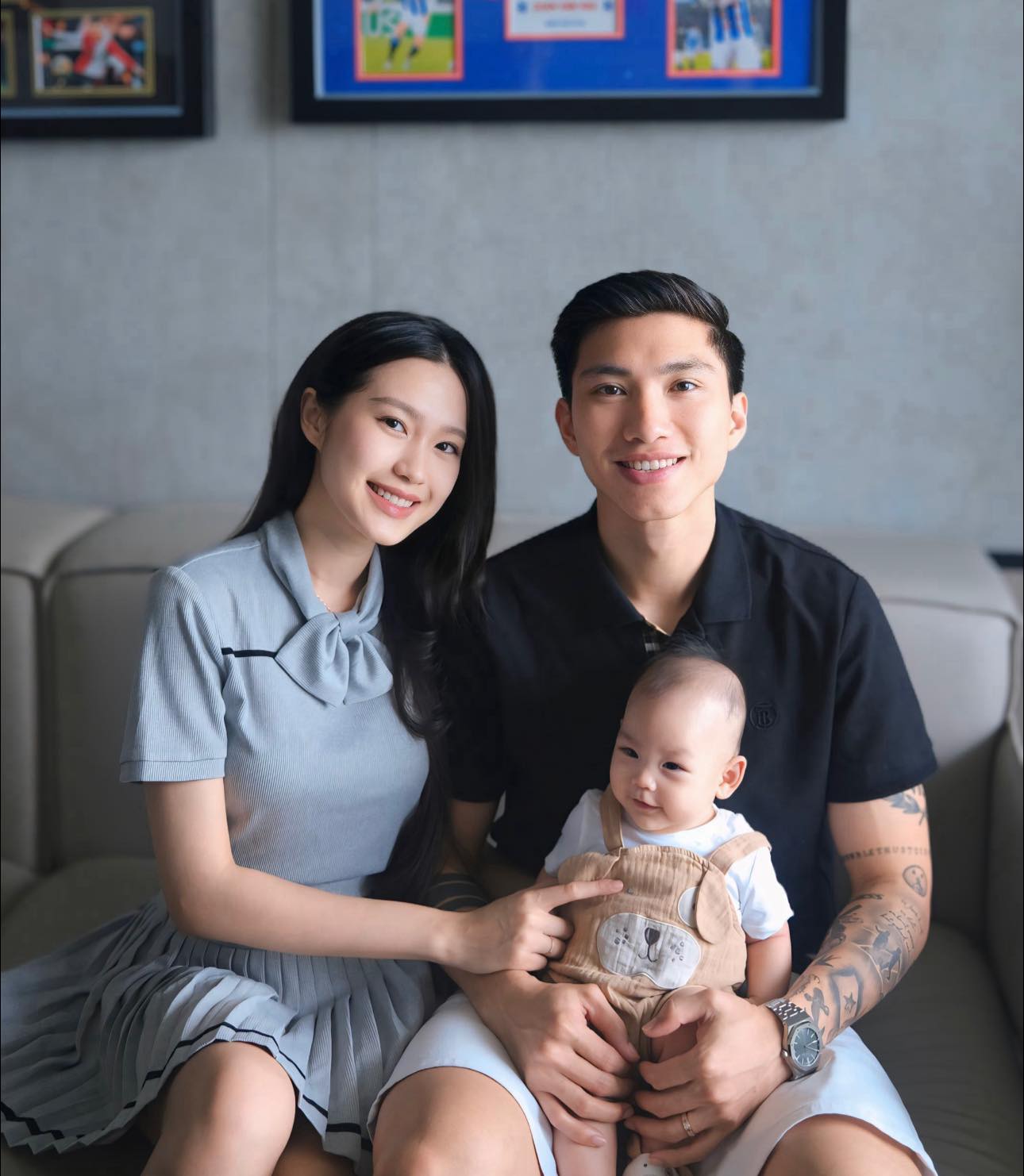 Đoàn Văn Hậu bất ngờ khoe quý tử trên mạng xã hội 2 Đoàn Văn Hậu bất ngờ khoe quý tử trên mạng xã hội 2