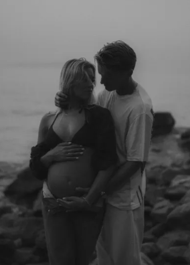 Martin Odegaard và bạn gái thông báo tin vui đến NHM 1 Martin Odegaard và bạn gái thông báo tin vui đến NHM 1