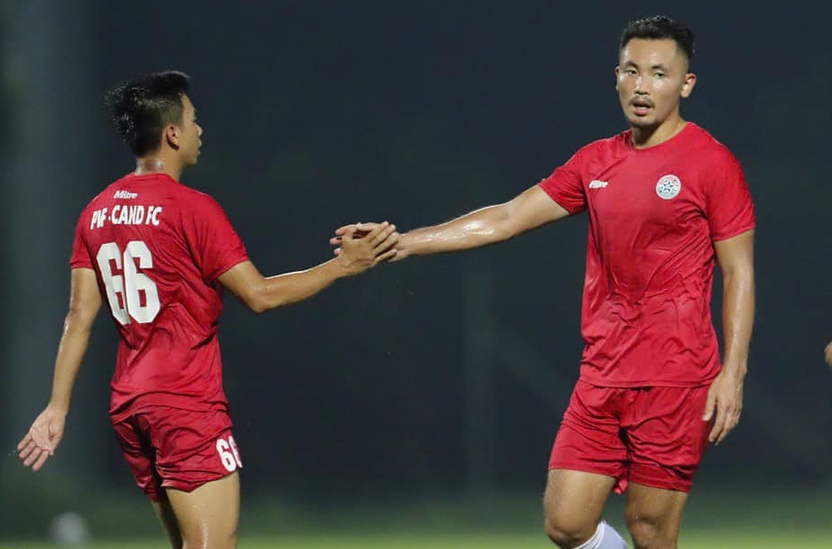 Ryan Hà 'gieo sầu' vào lưới đội bóng cũ Ryan Ha 'gieo sau' vao luoi doi bong cu