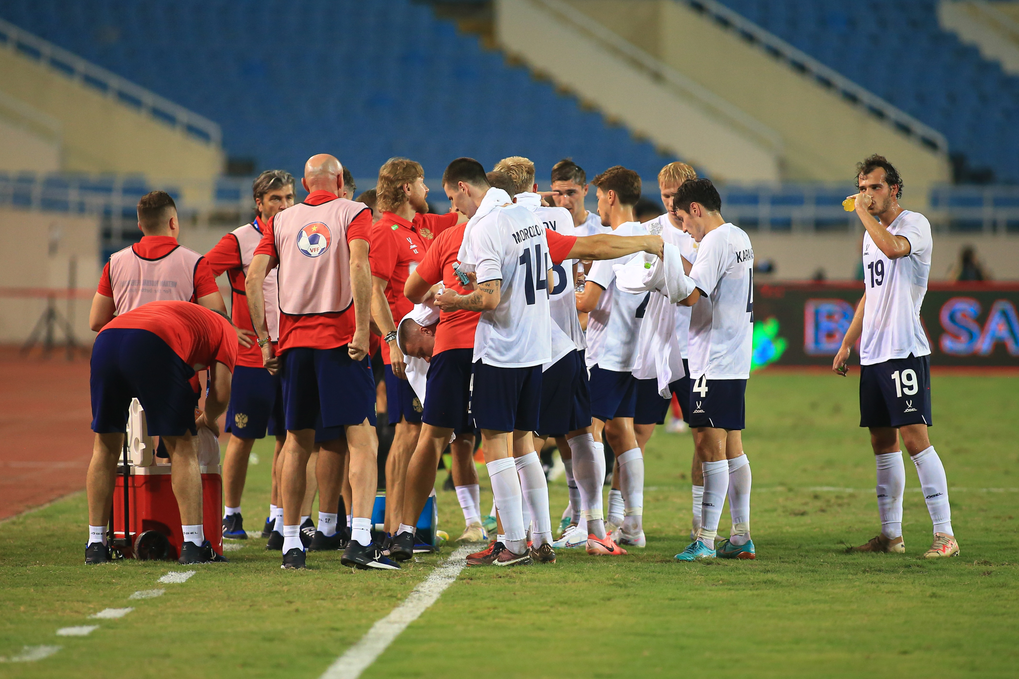 CĐV Việt Nam vs Nga 5/9 CdV Viet Nam vs Nga 5/9