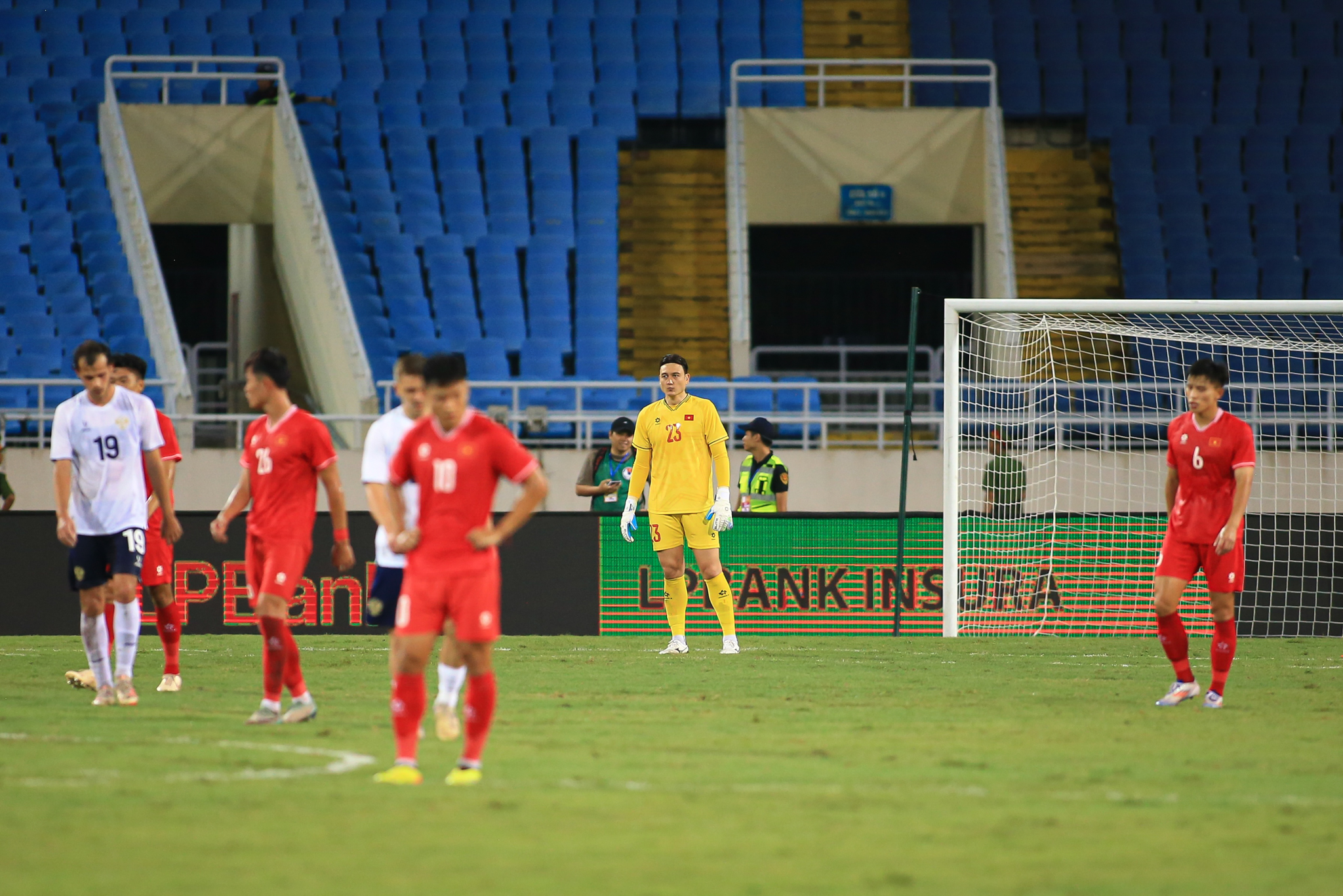 Văn Lâm có phải chịu hết trách nhiệm trong 2 bàn thua của ĐT Việt Nam 1 Văn Lâm có phải chịu hết trách nhiệm trong 2 bàn thua của ĐT Việt Nam 1