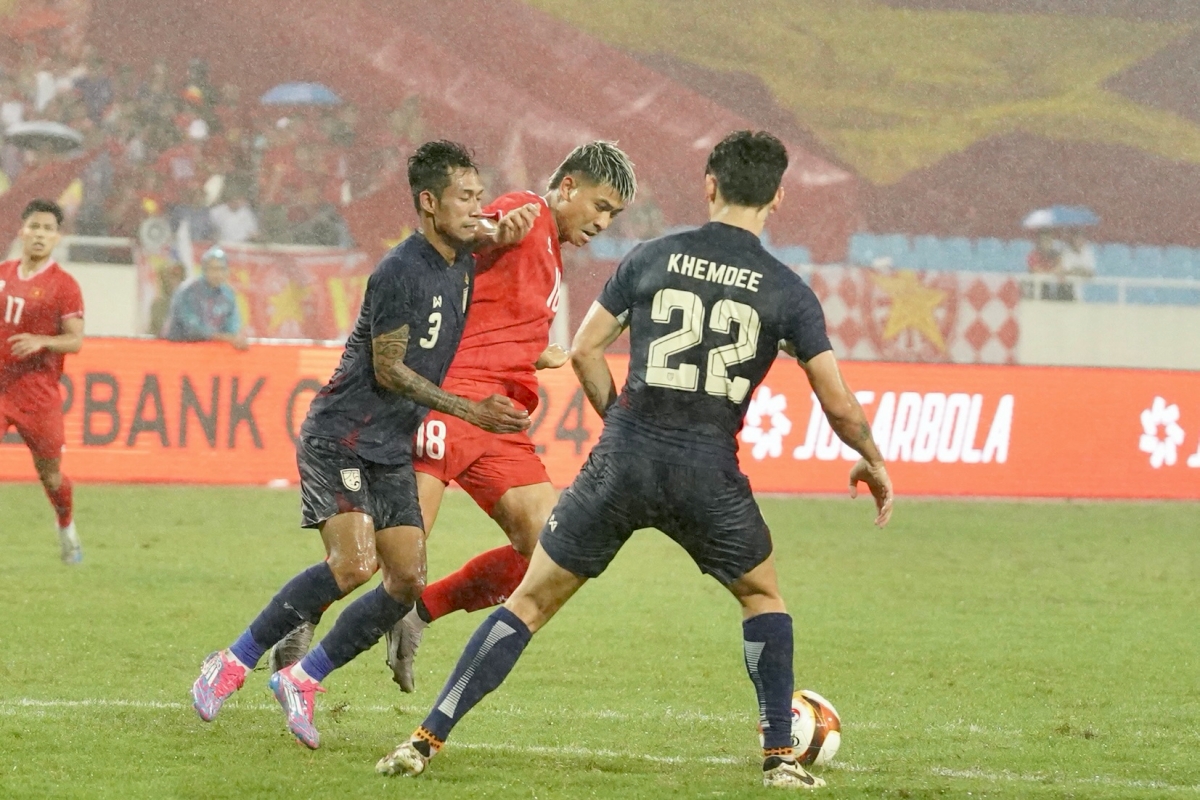 Nỗ lực bất thành của ĐT Việt Nam trong trận đại chiến với Thái Lan 8 Nỗ lực bất thành của ĐT Việt Nam trong trận đại chiến với Thái Lan 8