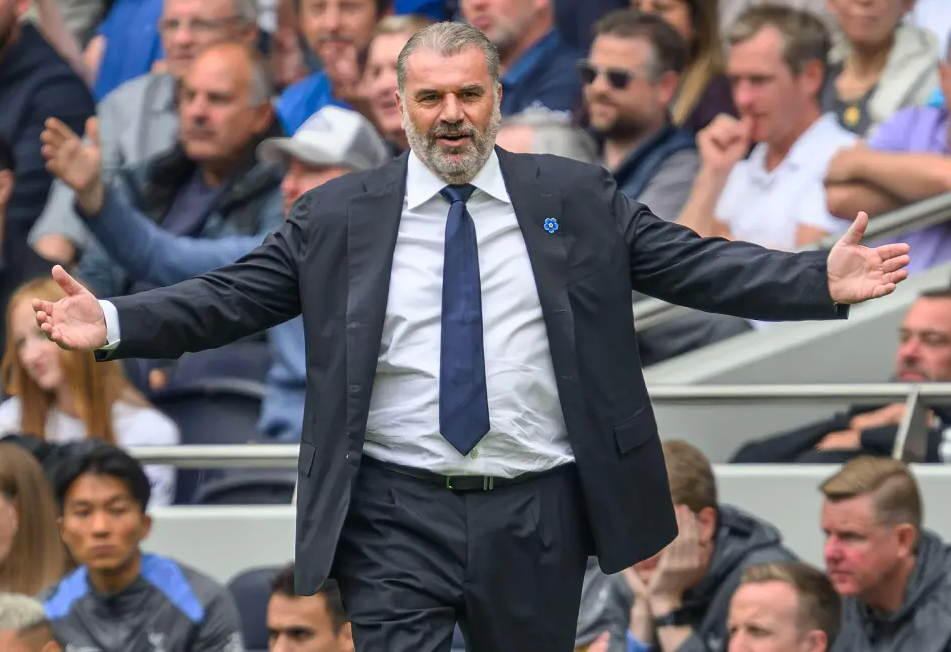 HLV Ange Postecoglou thất vọng với màn thể hiện của Tottenham trước AS Roma 1