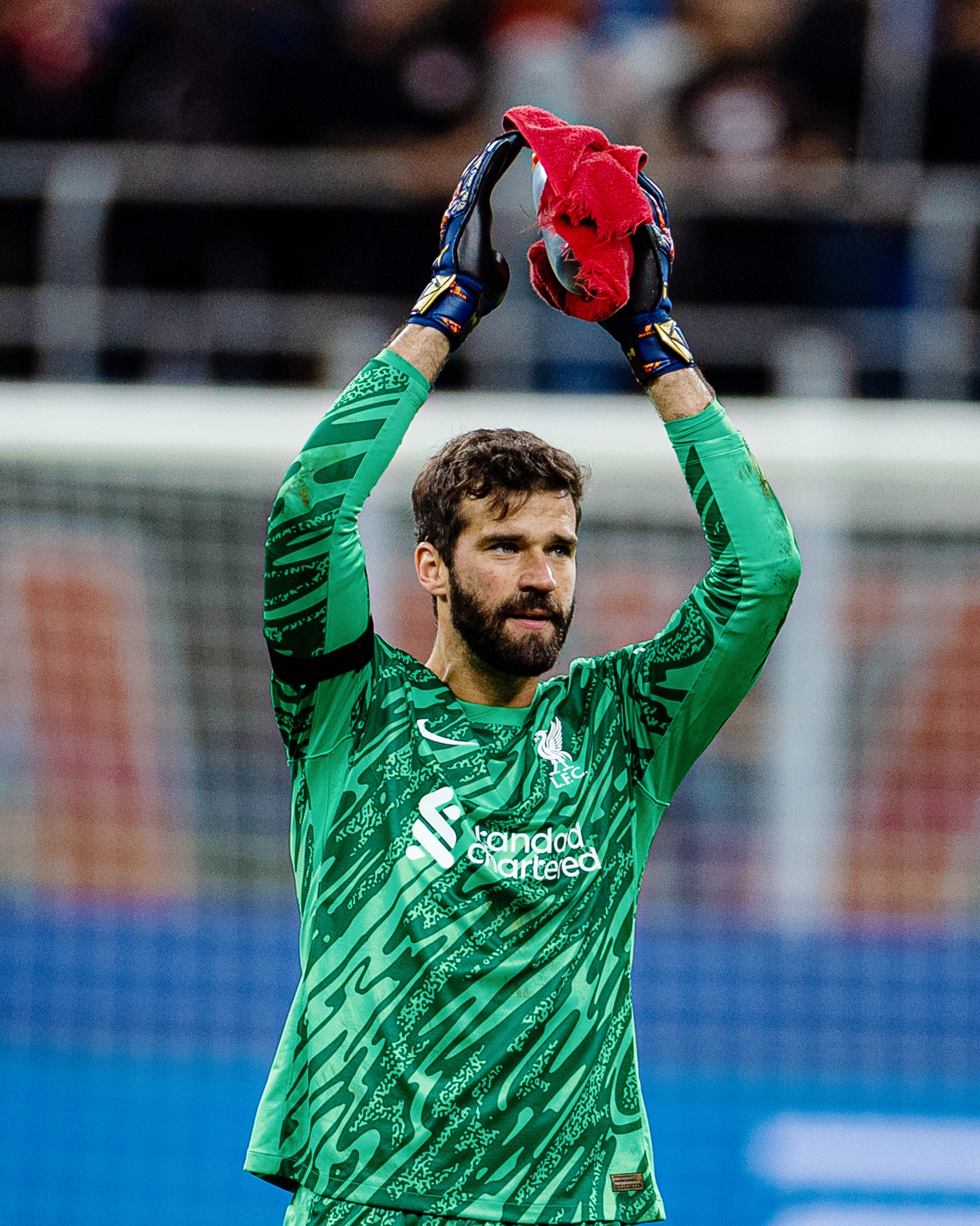 Alisson Becker chạm cột mốc đáng nhớ tại Liverpool 1