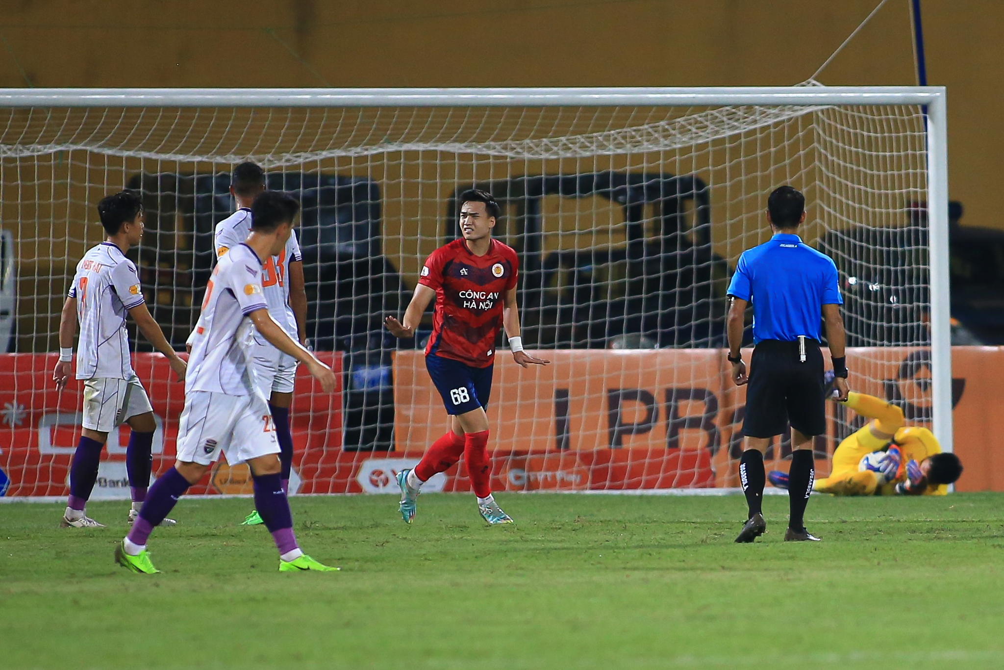 Bùi Hoàng Việt Anh giúp CLB CAHN lần đầu đạt chỉ số này tại VLeague 2 Bùi Hoàng Việt Anh giúp CLB CAHN lần đầu đạt chỉ số này tại VLeague 2