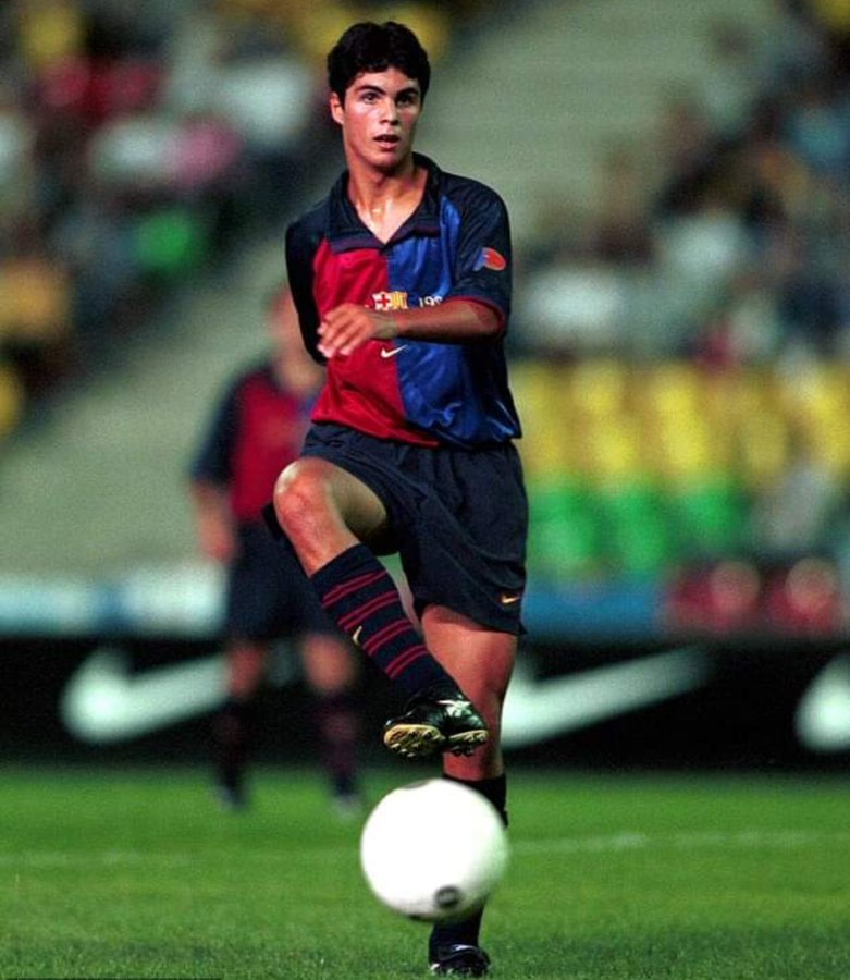 Mikel Arteta Từ một cầu thủ trẻ triển vọng trở thành một nhân tố quan trọng của PSG 5 Mikel Arteta Từ một cầu thủ trẻ triển vọng trở thành một nhân tố quan trọng của PSG 5