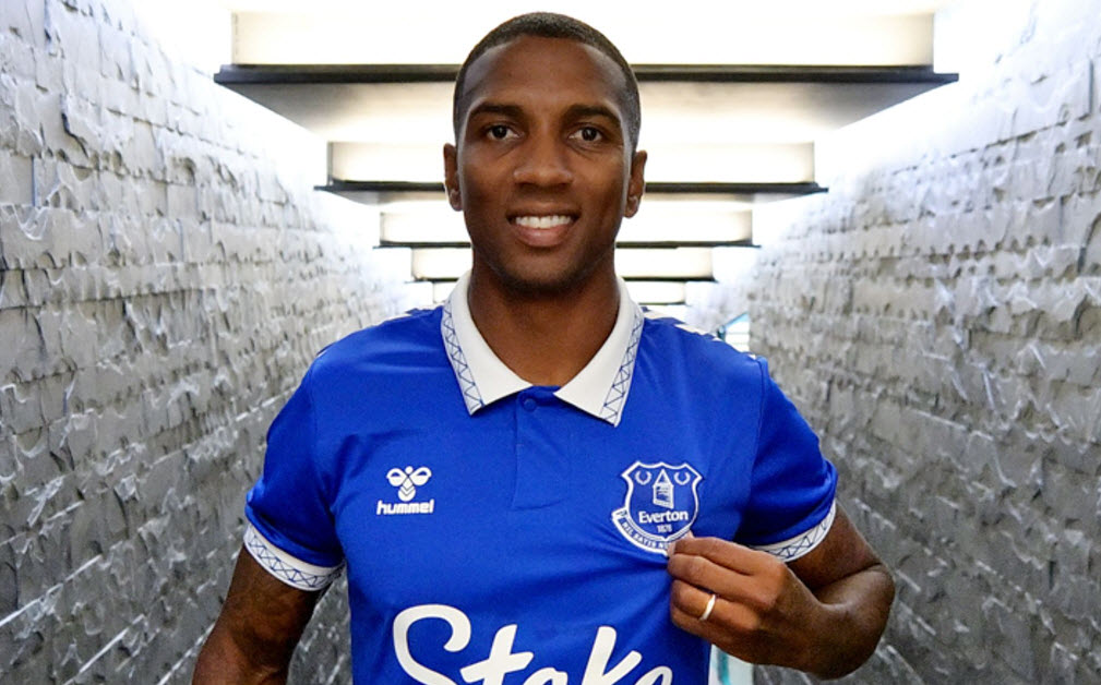 tieu-su-cau-thu-ashley-young-anh