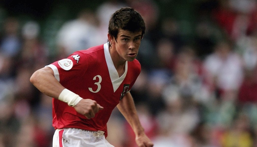 Ngày này năm xưa Gareth Bale trở thành cầu thủ ghi bàn trẻ nhất của xứ Wales 1