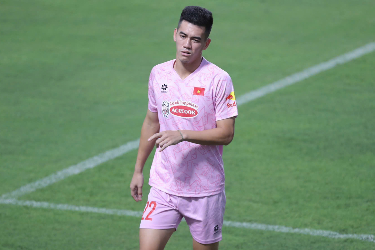 Điểm tin tối 710 Rộ tin Hoàng Đức xuống hạng Nhất chơi bóng 2 Điểm tin tối 710 Rộ tin Hoàng Đức xuống hạng Nhất chơi bóng 2