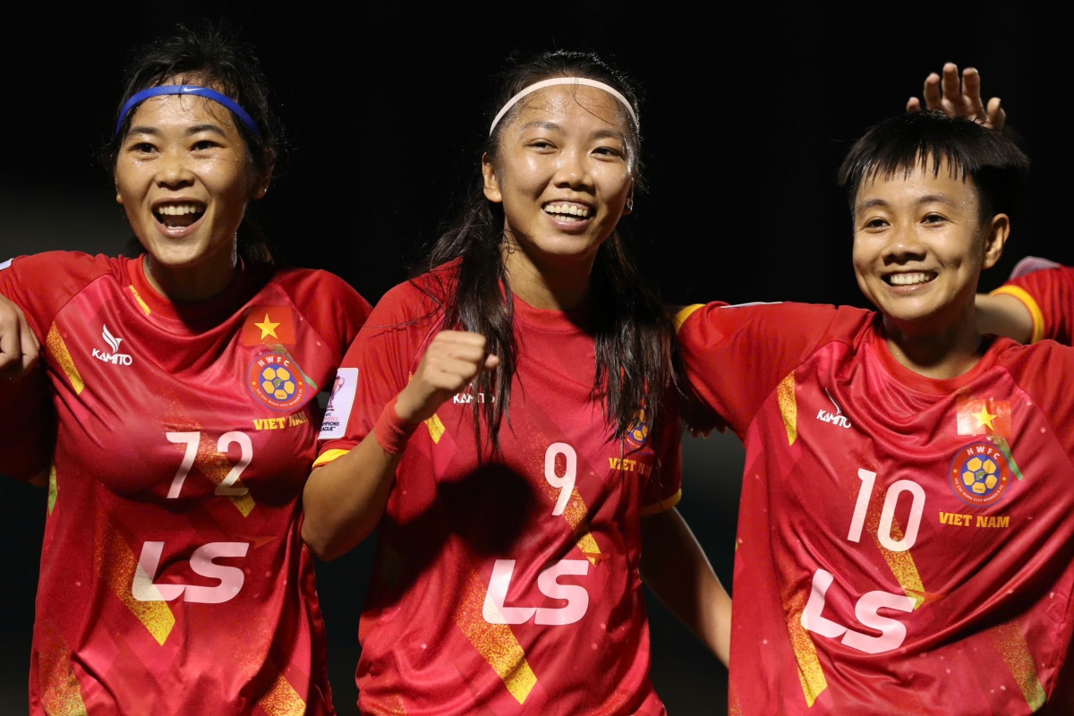 Đá cực sung ở tuổi 33, Huỳnh Như bị AFC nghi ngờ 1