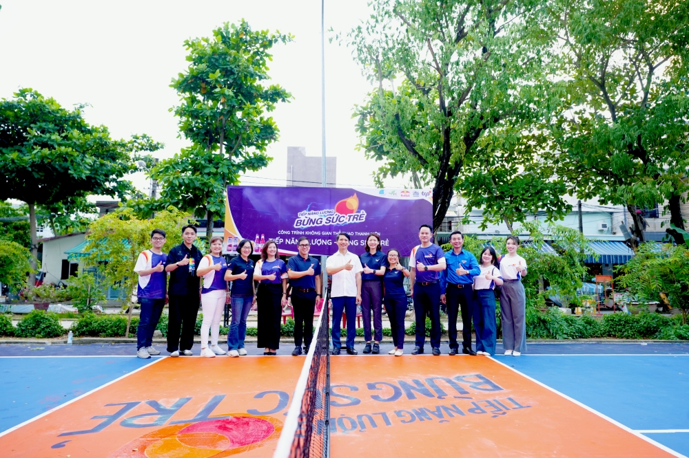 Tiến Linh tham gia khởi động công trình Không gian thể thao thanh niên 3 Tiến Linh tham gia khởi động công trình Không gian thể thao thanh niên 3