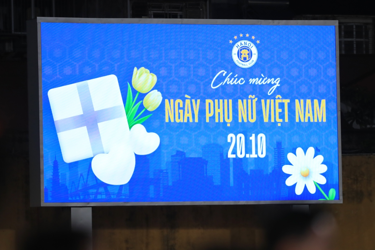 Dàn sao Hà Nội tri ân CĐV nữ nhân ngày 2010 4 Dàn sao Hà Nội tri ân CĐV nữ nhân ngày 2010 4