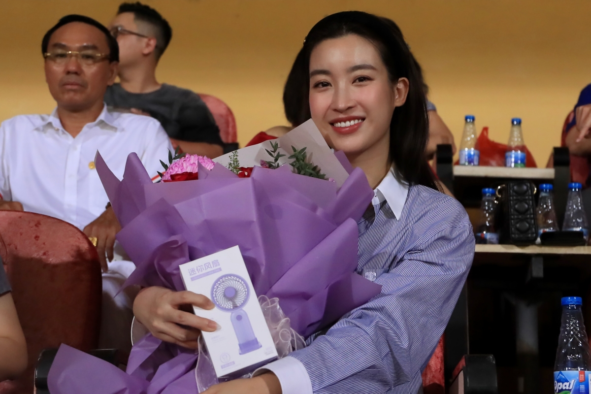 Dàn sao Hà Nội tri ân CĐV nữ nhân ngày 2010 5 Dàn sao Hà Nội tri ân CĐV nữ nhân ngày 2010 5