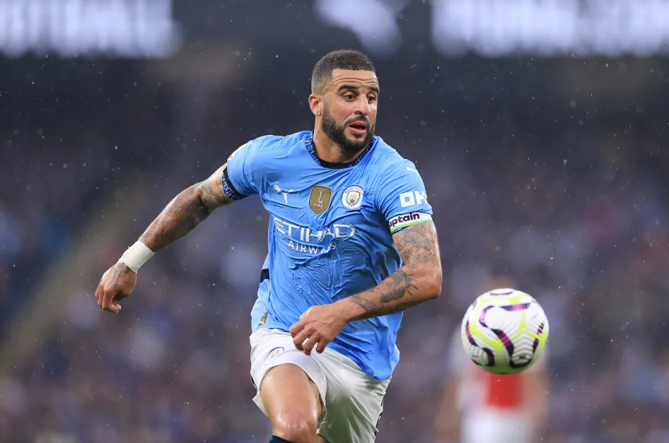 Kyle Walker đang được các đội bóng ở Saudi quan tâm. Kyle Walker dang duoc cac doi bong o Saudi quan tam.