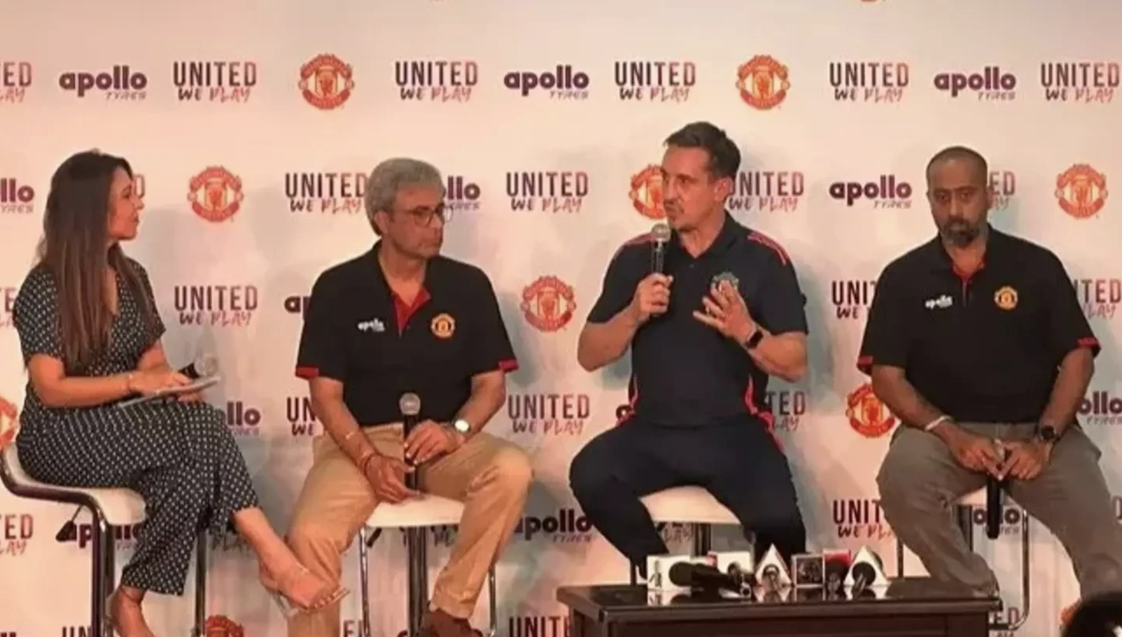 Gary Neville nhận việc mới tại MU vài ngày sau khi Sir Alex bị sa thải 1 Gary Neville nhận việc mới tại MU vài ngày sau khi Sir Alex bị sa thải 1