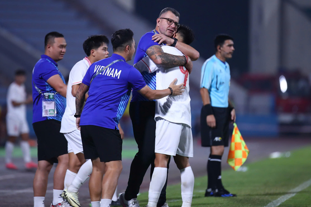HLV Cristiano Roland trở lại dẫn dắt U17 Việt Nam 1