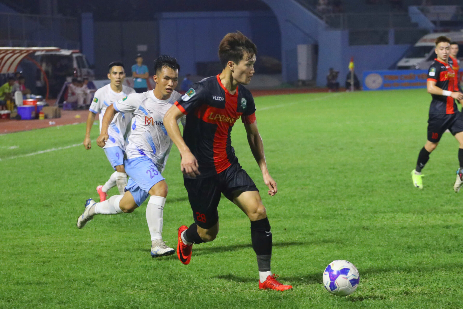 Tin bóng đá tối 27/10: ĐT Việt Nam nhận tin dữ trước AFF Cup 2024; Hoàng Đức gây sốt ở CLB Ninh Bình