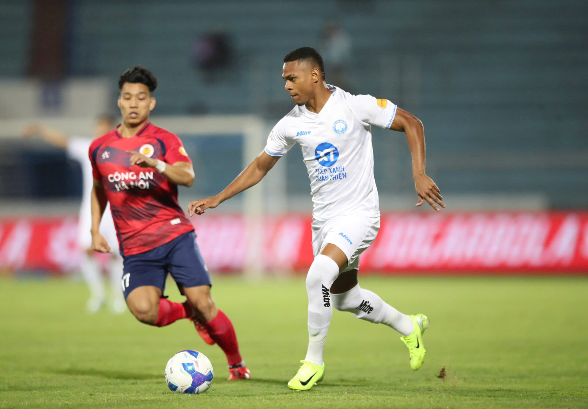 CLB Nam Định ngã ngựa trên sân nhà Cảnh báo sớm với nhà vô địch 1