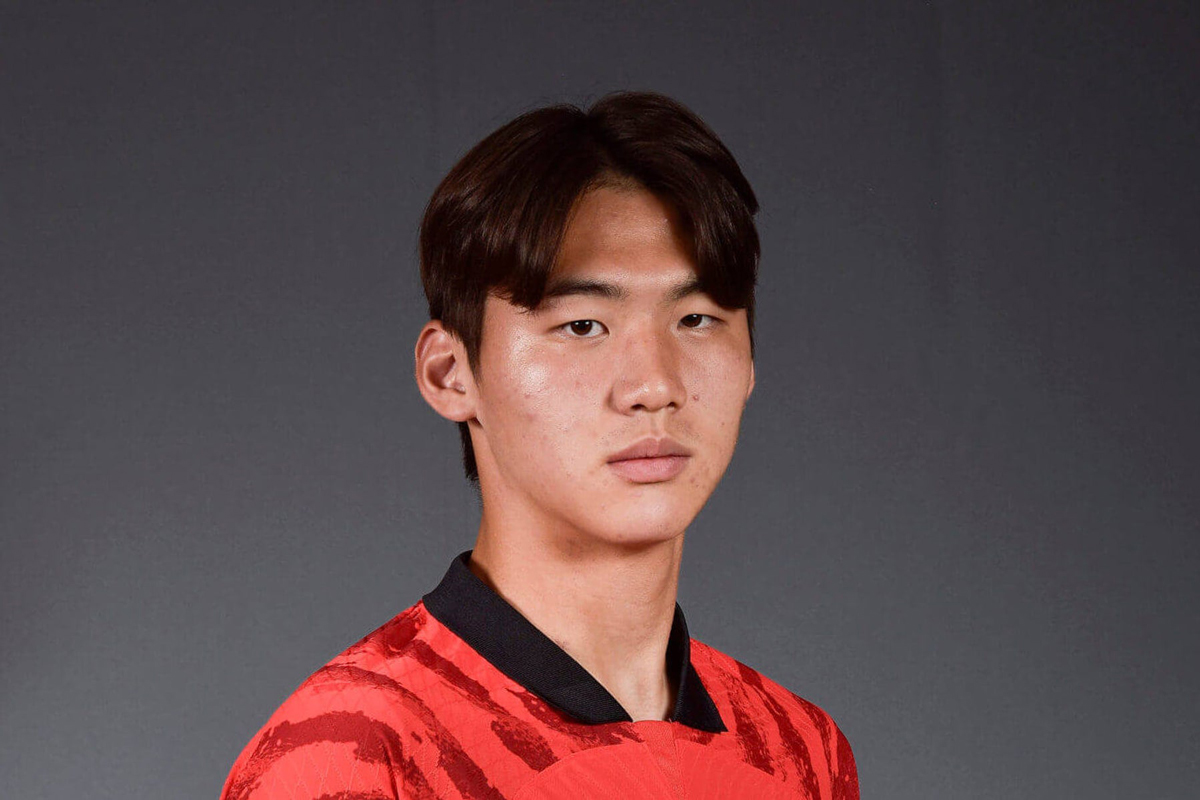 Tiểu sử của cầu thủ Kim Ji-soo