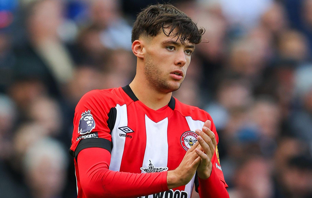 tieu-su-cau-thu-aaron-hickey