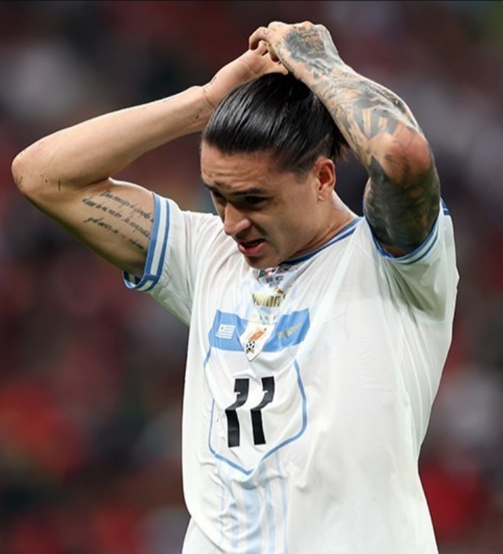 Tiểu sử của cầu thủ Darwin Nunez Bố thợ xây, mẹ bán sữa 4