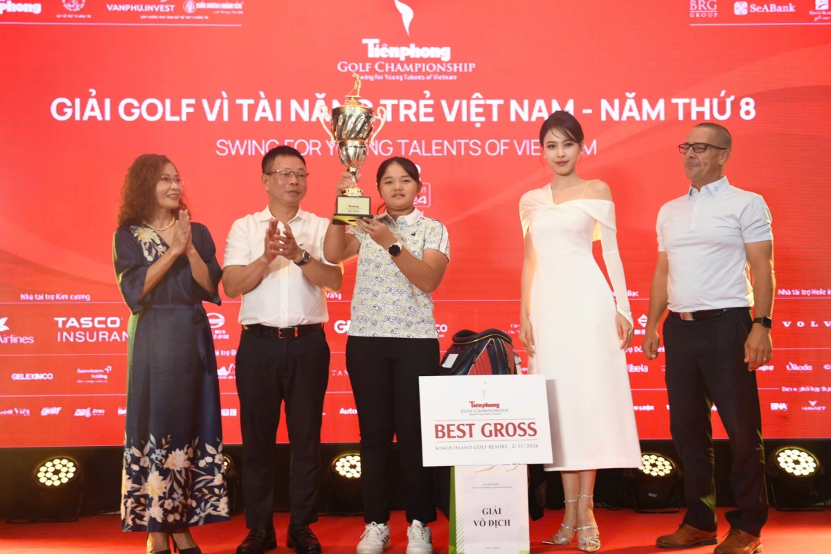 Golfer 12 tuổi vô địch Tiền Phong Golf Championship 2024 2
