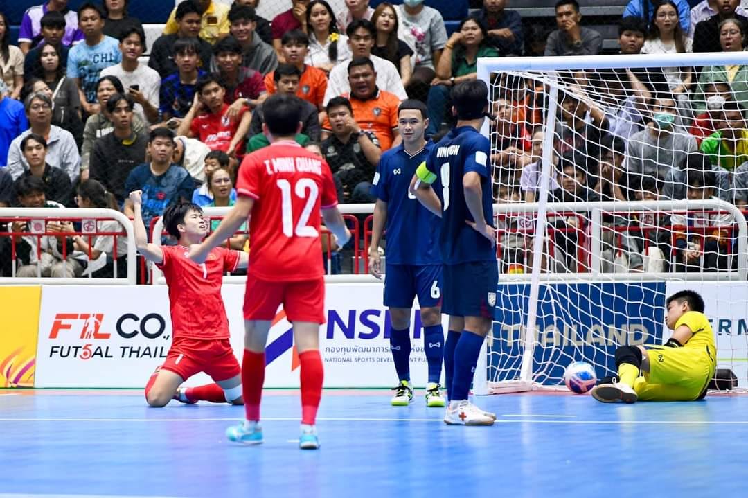 Việt Nam thắng cảm xúc Thái Lan ở giải futsal Đông Nam Á 2