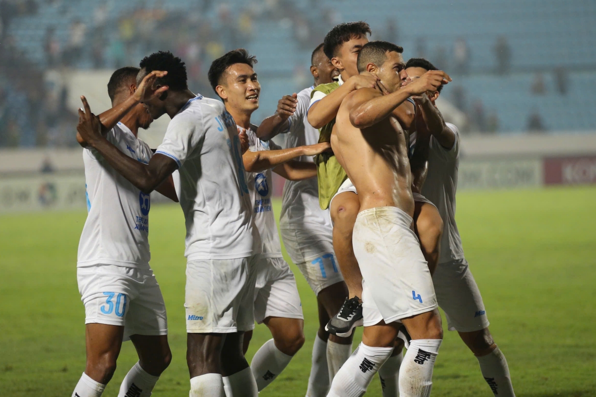 CLB Nam Định vs Tampines Rovers 6/11 CLB Nam dinh vs Tampines Rovers 6/11