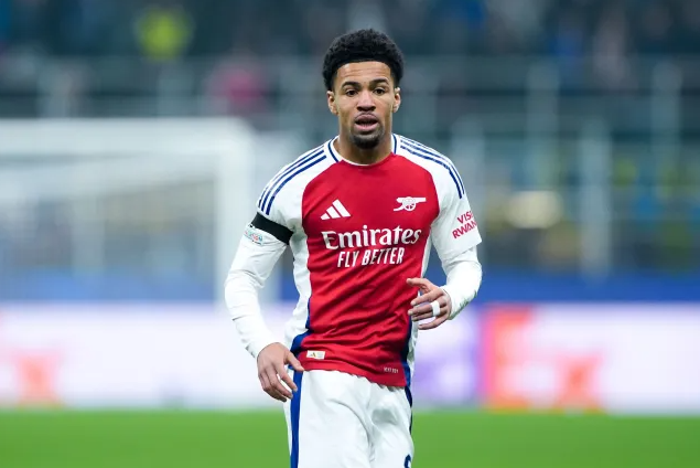 Arsenal có nguy cơ mất thần đồng Ethan Nwaneri 1