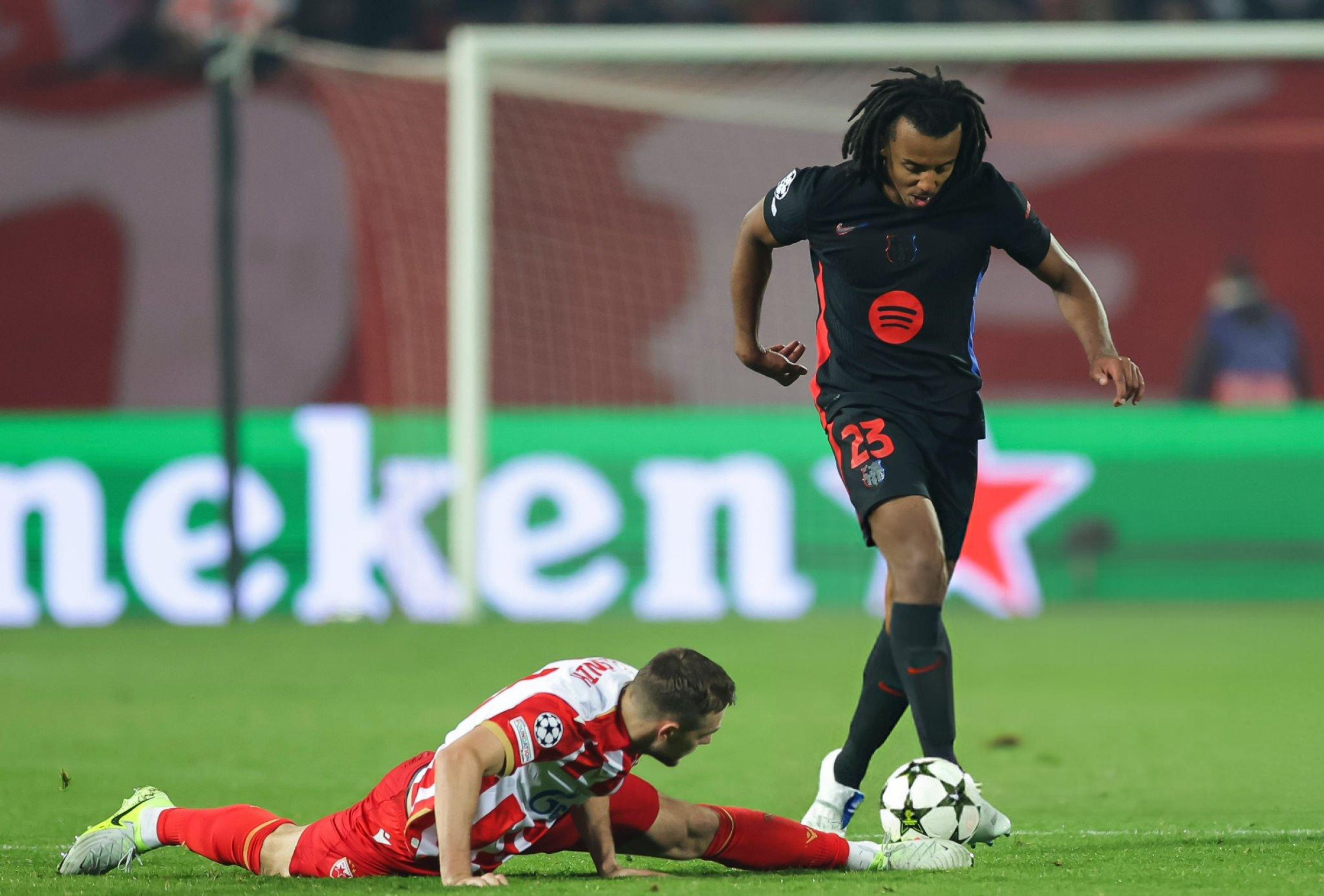 Jules Kounde Chẳng cần phải là số một để vươn tới giấc mơ 3